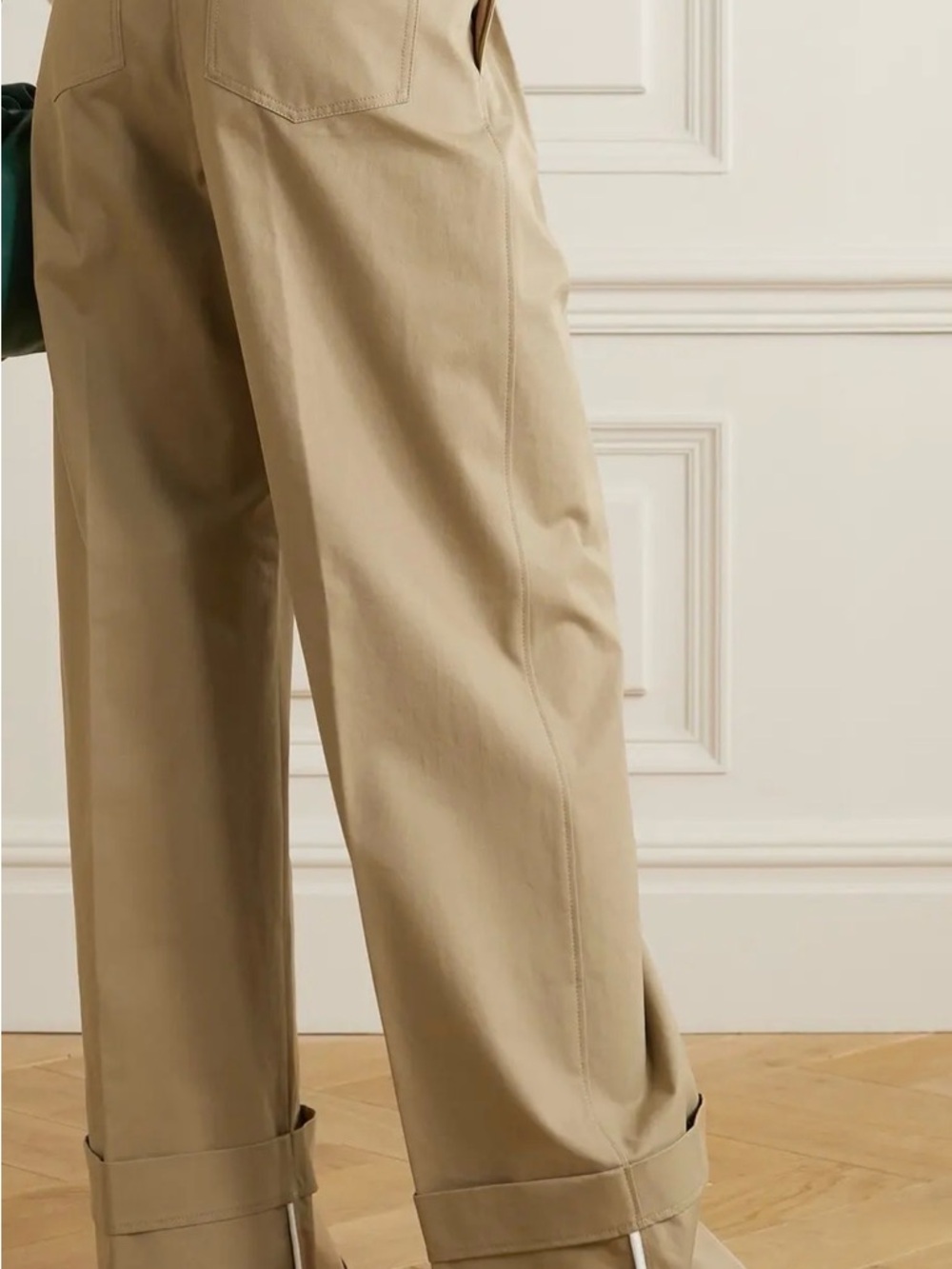 Victoria Beckham High-Rise Wide-Leg Pleated Cotton Twill Trousers in Tan | 4 - Picture 3 of 8
